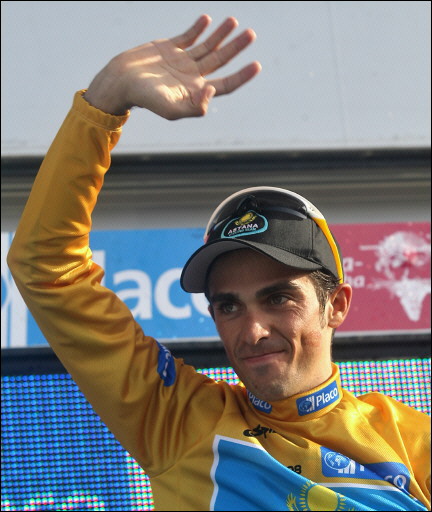 Alberto-Contador-saluda