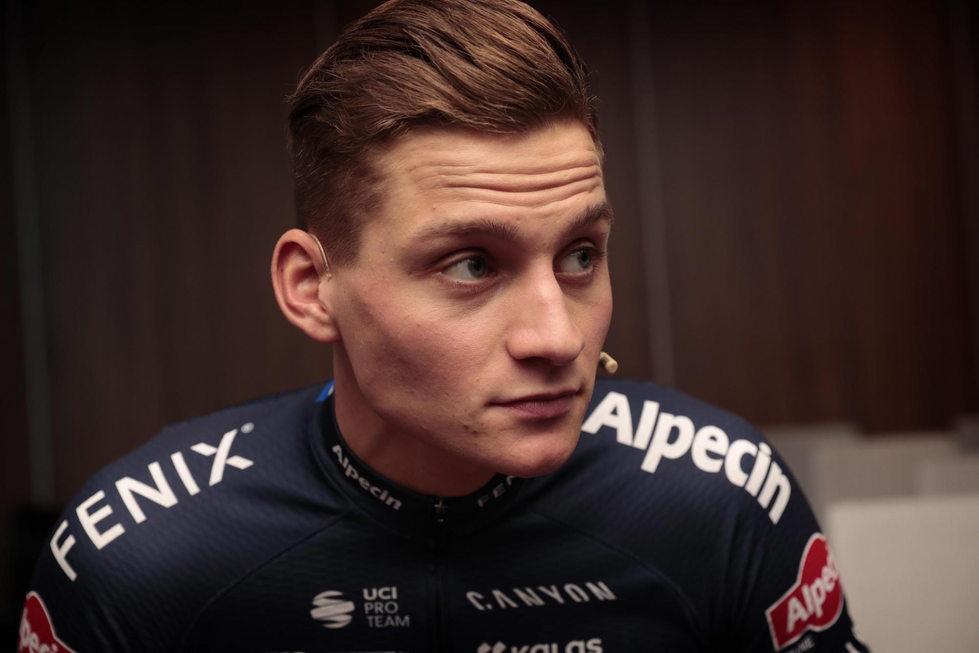 Mathieu Van Der Poel calienta para su debut en París Roubaix y