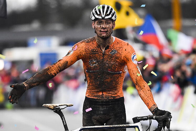 Opinión: Mathieu van der Poel tendrá que decidir si quiere ser una leyenda también ruta – Ciclismo