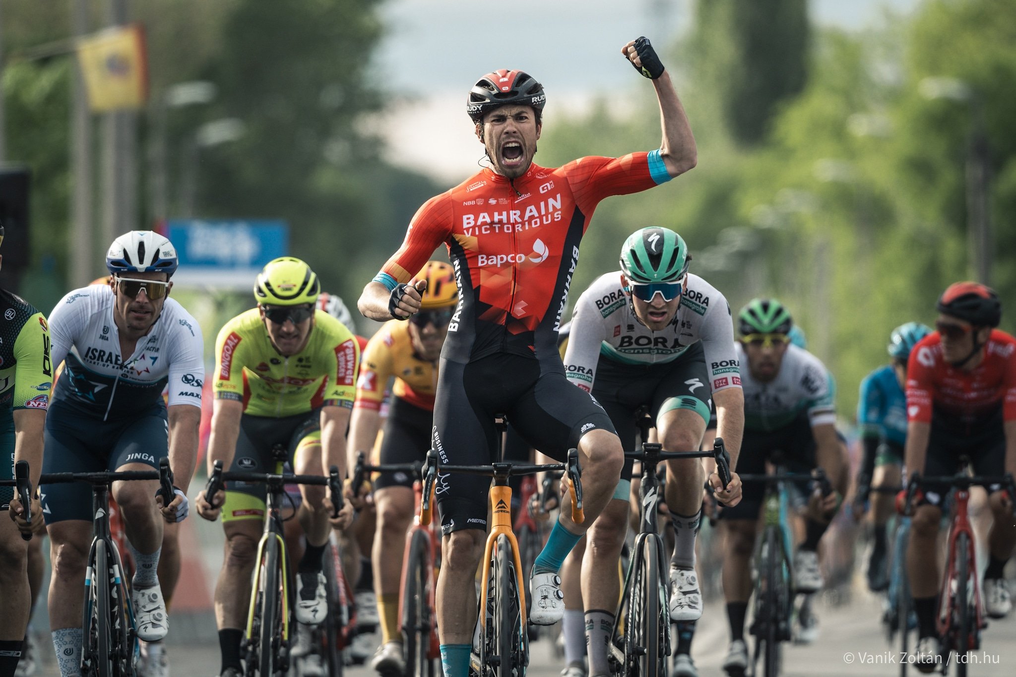 Phil Bauhaus ganó la jornada inaugural del Tour de Hungría; los 4