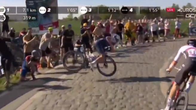 La idiotez humana hace en Paris-Roubaix – Ciclismo Internacional